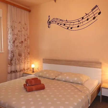 With A Parking Space - 17138 Rogoznica (Sibenik-Knin)