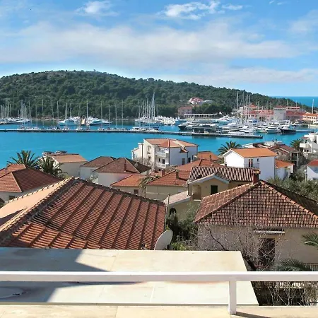 With A Parking Space - 17138 *