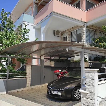 With A Parking Space - 17138 * Rogoznica (Sibenik-Knin)