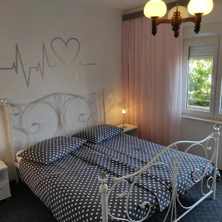 With A Parking Space - 17138 Apartament Rogoznica (Sibenik-Knin)