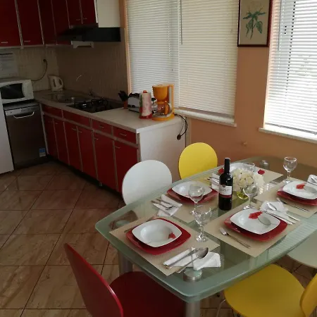 Apartament With A Parking Space - 17138 Rogoznica (Sibenik-Knin)