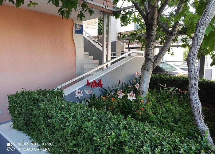 With A Parking Space - 17138 *